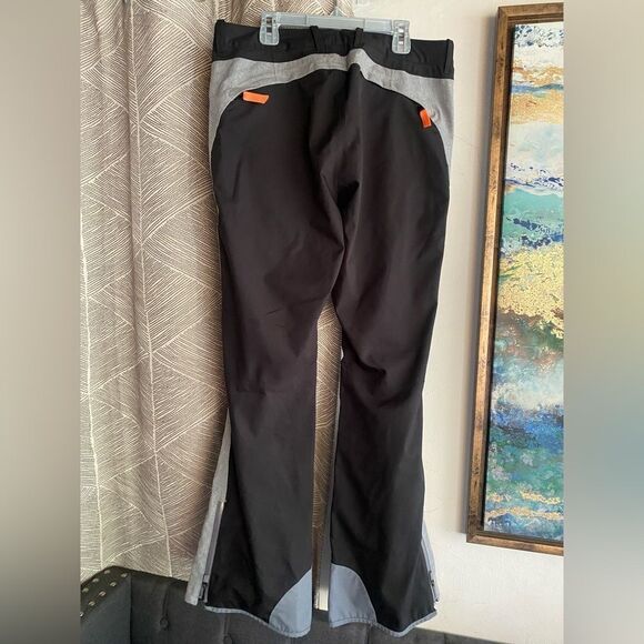Fabletics Womens Snow Ski Pants Black/ Gray Sz 8 Lined  Kick Flare Zipper - Picture 3 of 17